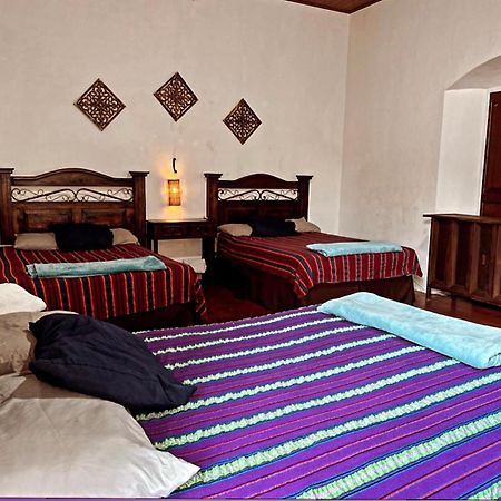 El Extranjero Hostal Antigua ภายนอก รูปภาพ