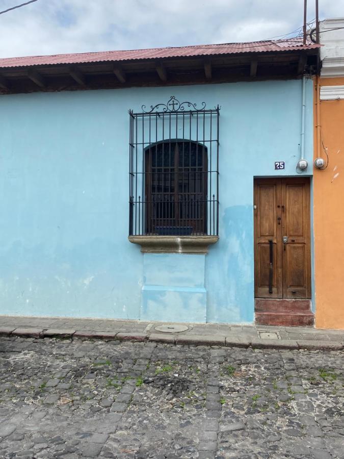 El Extranjero Hostal Antigua ภายนอก รูปภาพ