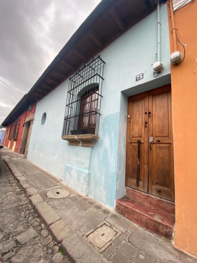El Extranjero Hostal Antigua ภายนอก รูปภาพ