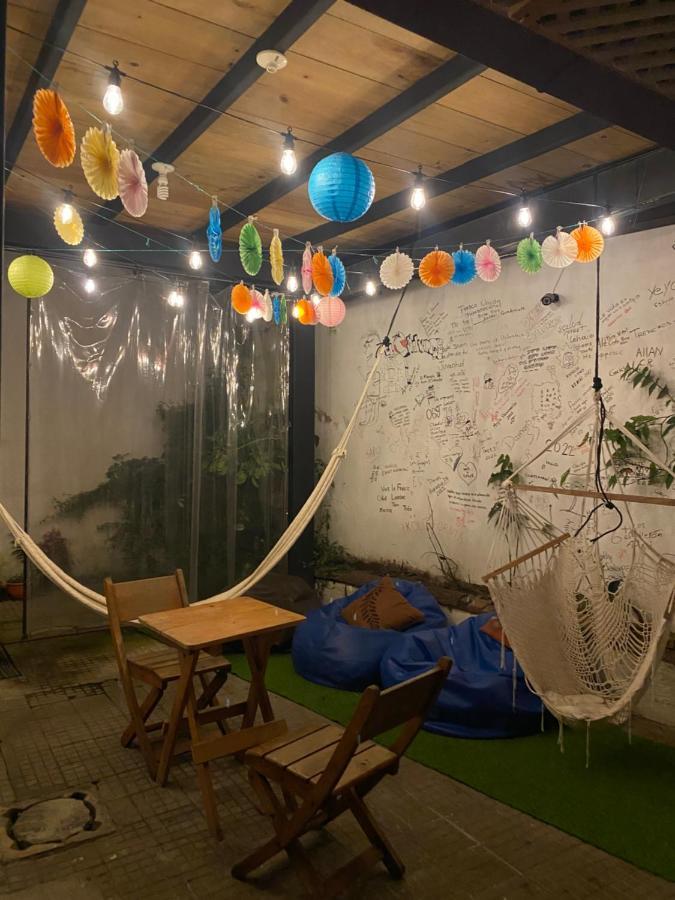 El Extranjero Hostal Antigua ภายนอก รูปภาพ